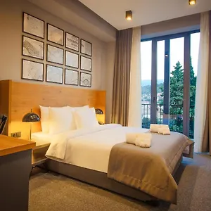 tuta-hotel.alltbilisihotels.com/