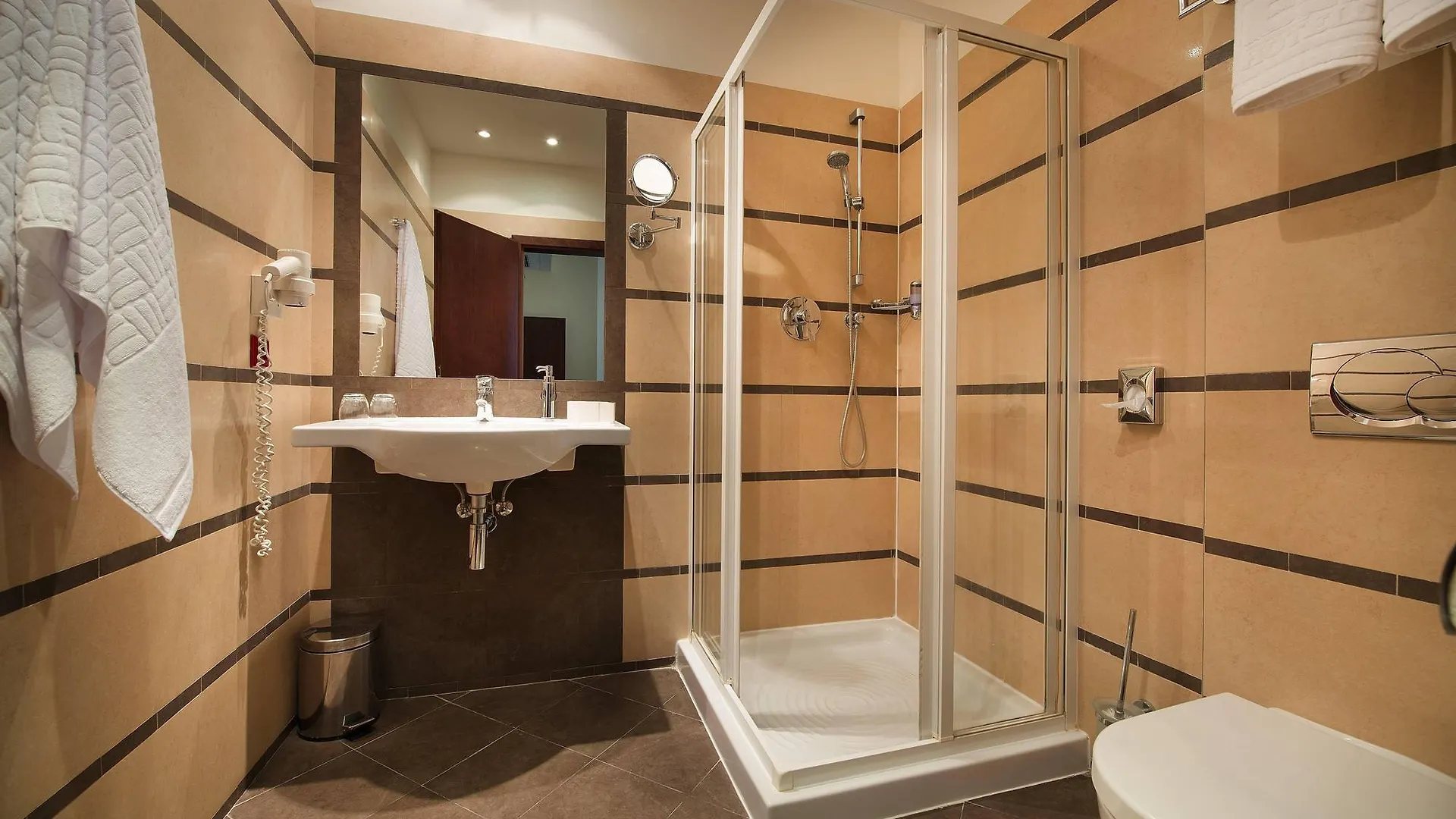 ****  פראג Ea Hotel Downtown צ'כיה
